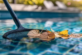 Swimming pool cleaning near Jumeirah Island 055311