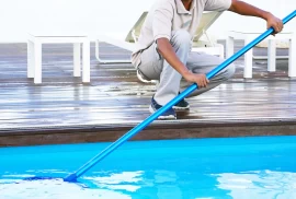 Builders, swimming pool near Jumeirah Island 05531