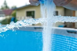 Builders, swimming pool near Jumeirah Island 05531